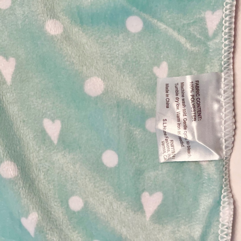 (NWOT) SL Home Fashions Reversible Floral Apple Baby Blanket 30x40 - Picture 3 of 4